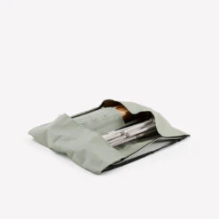 Quechua TABLE DE CAMPING COMPACTE 4/6 PERSONNES - PLATEAU BOIS - POCHE DE RANGEMENT -Quechua Promos Boutique table de camping compacte 46 personnes plateau bois poche de rangement 3